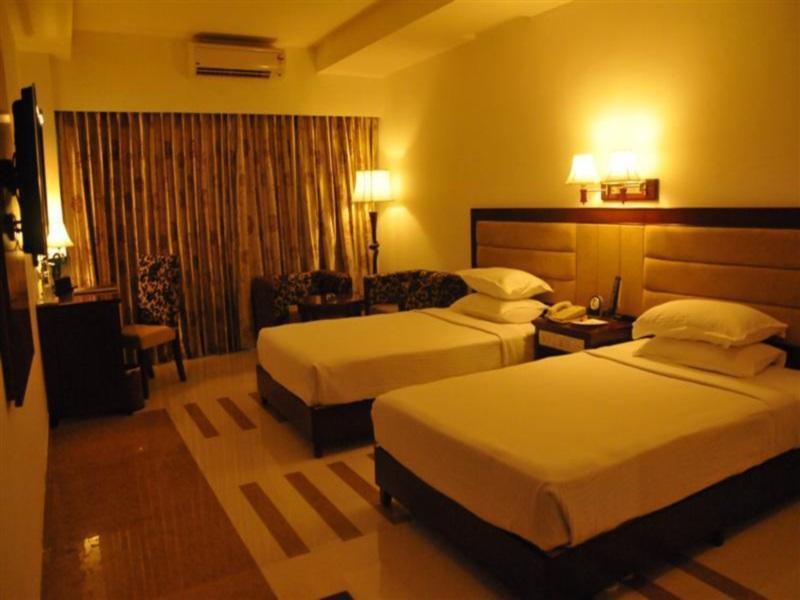 Rr Inn Palayankottai Екстер'єр фото