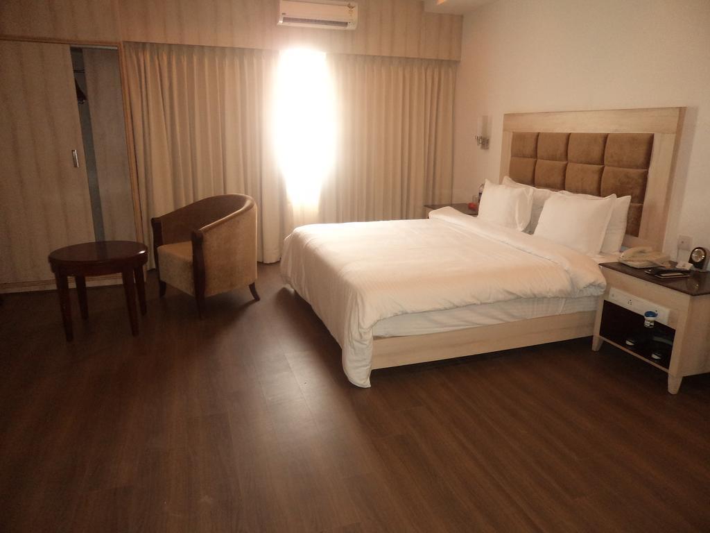 Rr Inn Palayankottai Екстер'єр фото